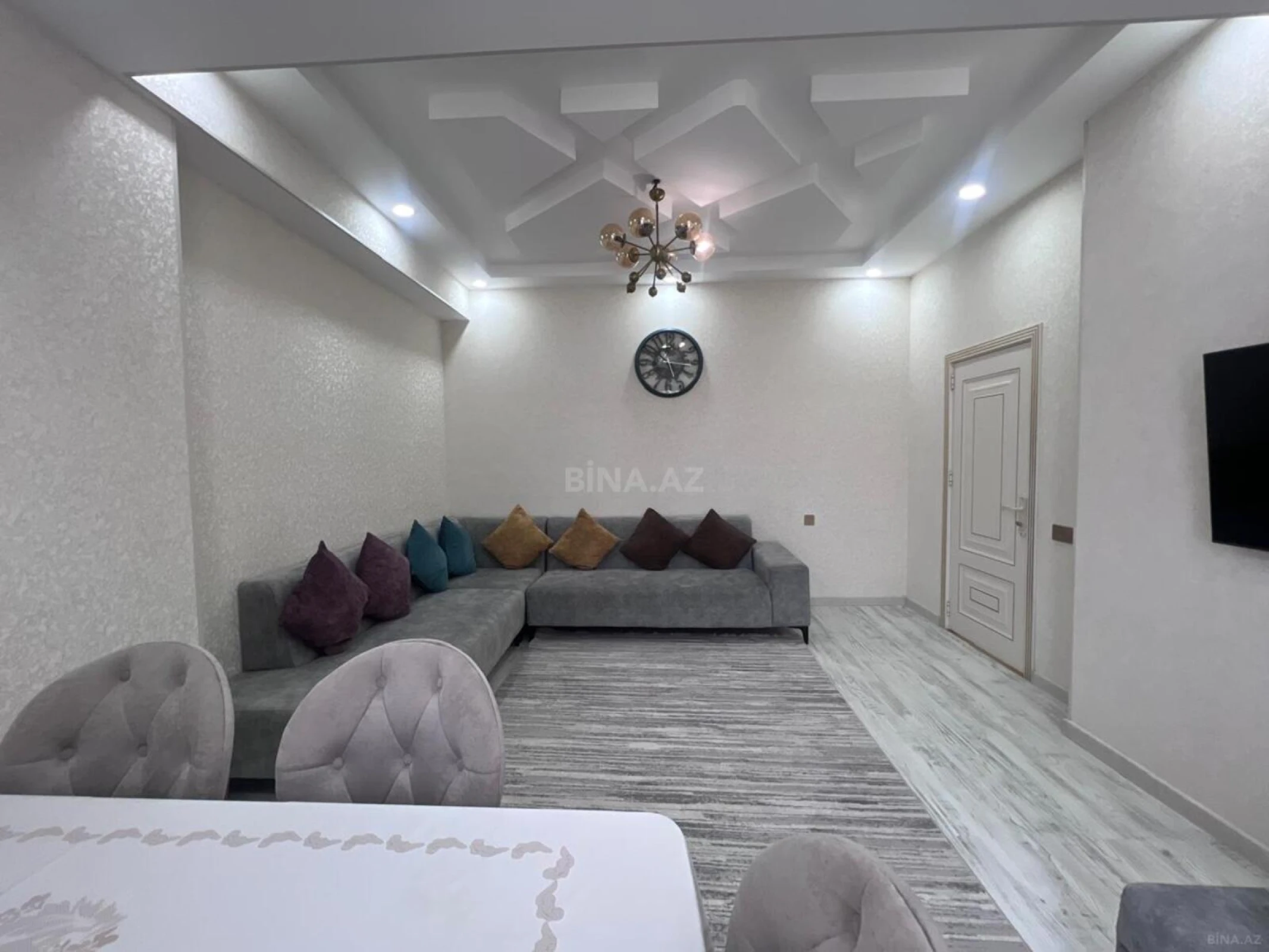 Satılır 2 otaqlı mənzil 78 m²