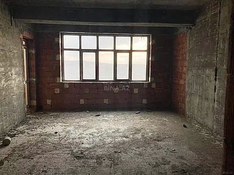 Satılır 3 otaqlı mənzil 135 m²