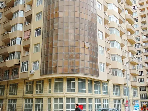 Satılır 3 otaqlı mənzil 135 m²