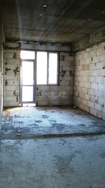 Satılır 3 otaqlı mənzil 135 m²
