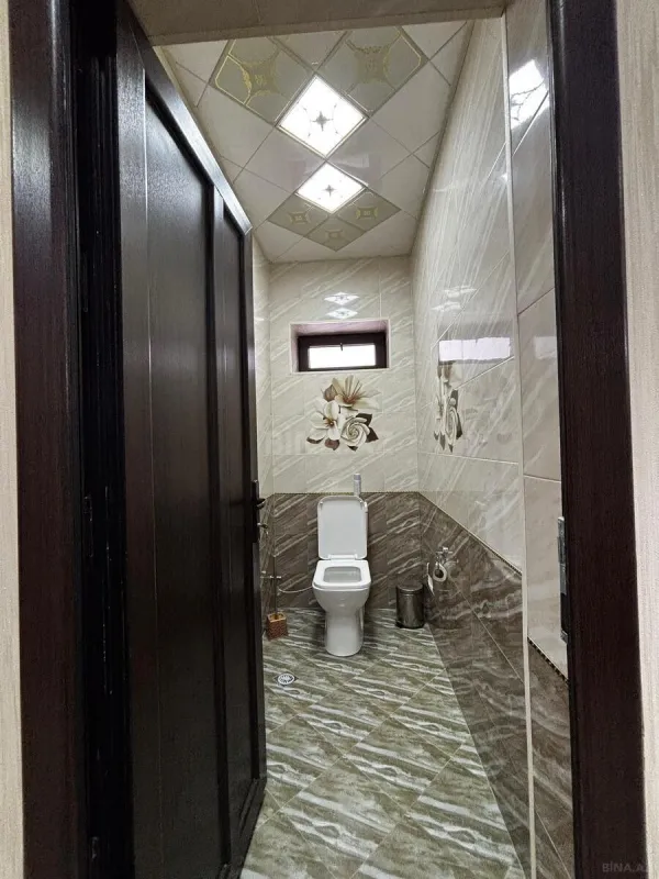 Satılır 6 otaqlı həyət evi 240 m²