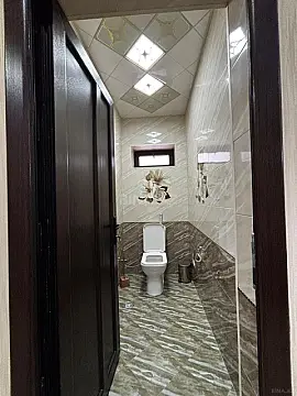 Satılır 6 otaqlı həyət evi 240 m²