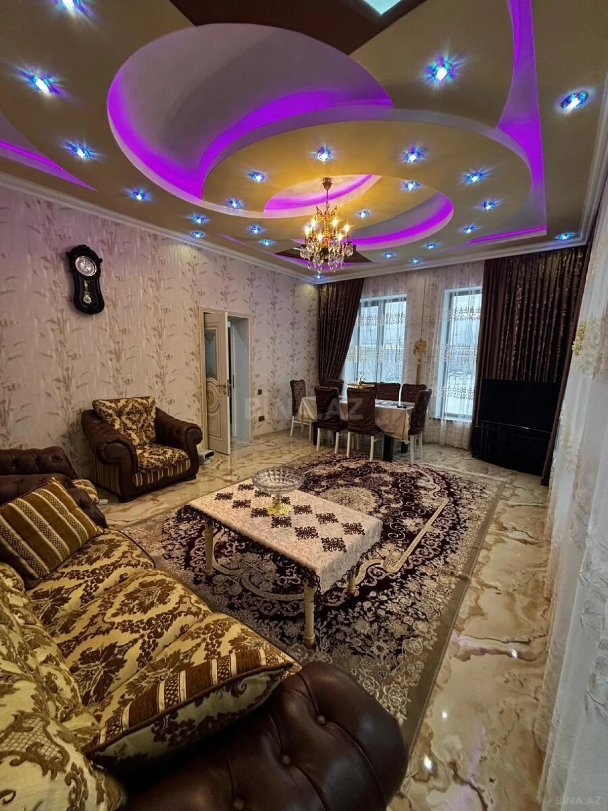 Satılır 6 otaqlı həyət evi 240 m²