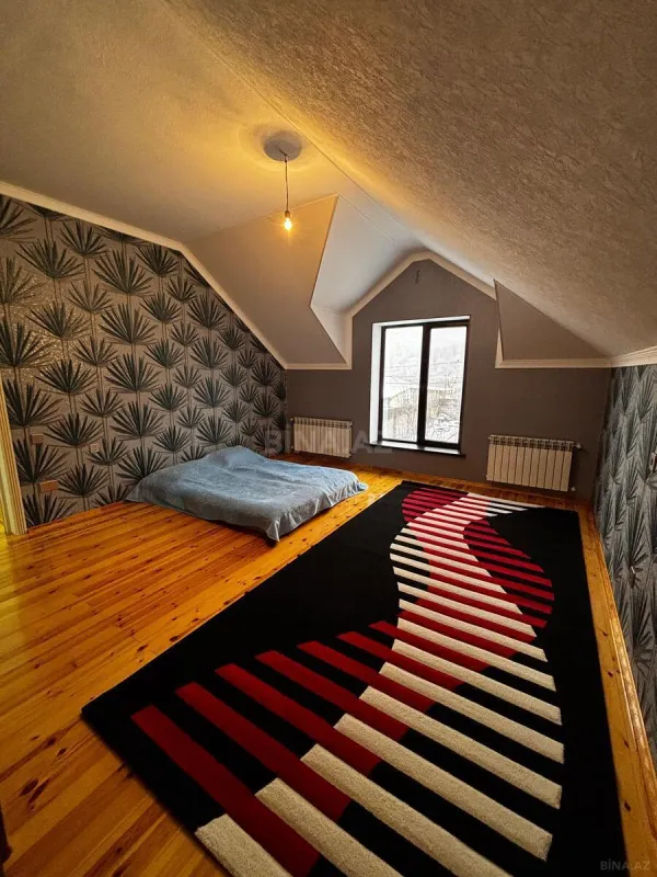 Satılır 6 otaqlı həyət evi 240 m²