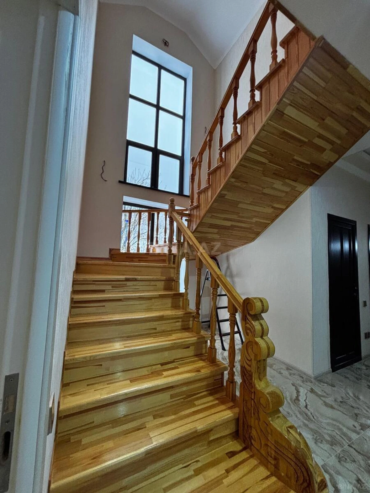 Satılır 6 otaqlı həyət evi 240 m²