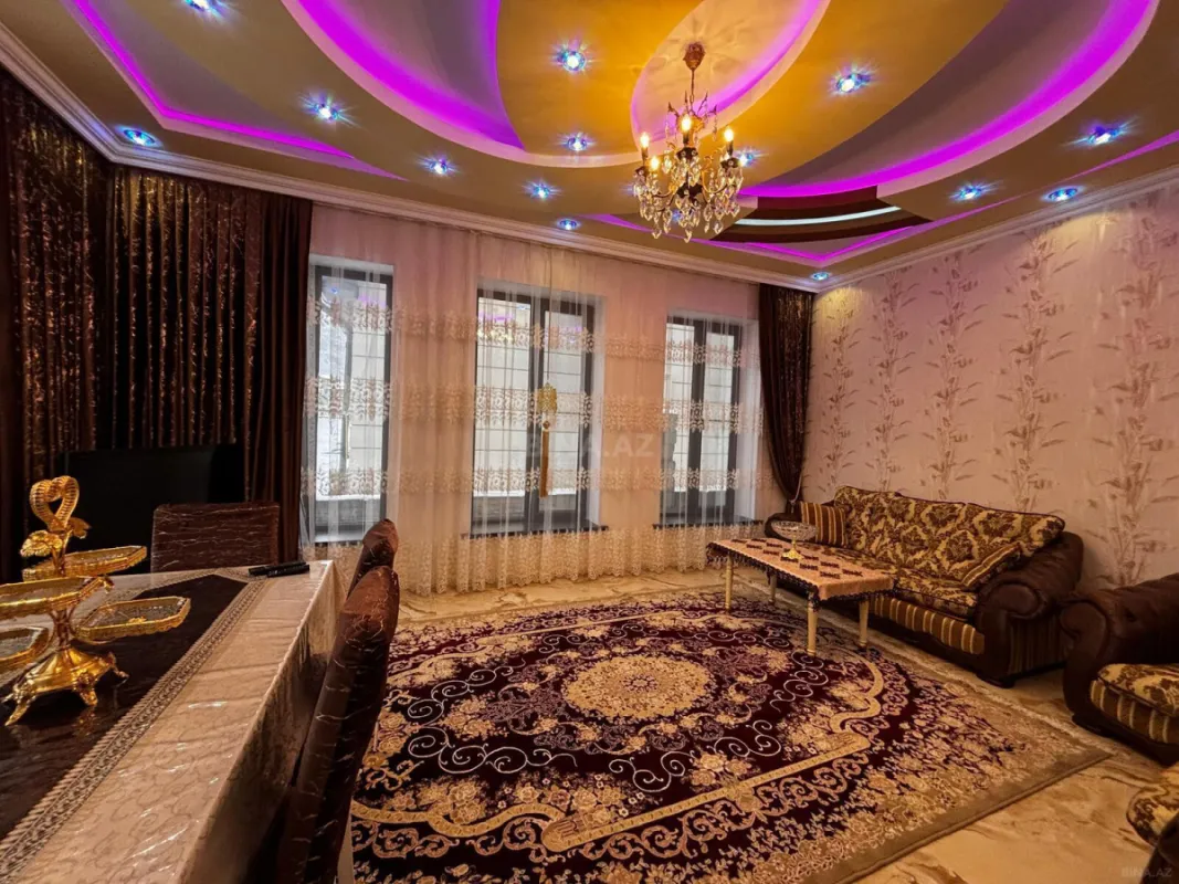 Satılır 6 otaqlı həyət evi 240 m²