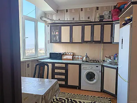 Satılır 2 otaqlı mənzil 65 m²