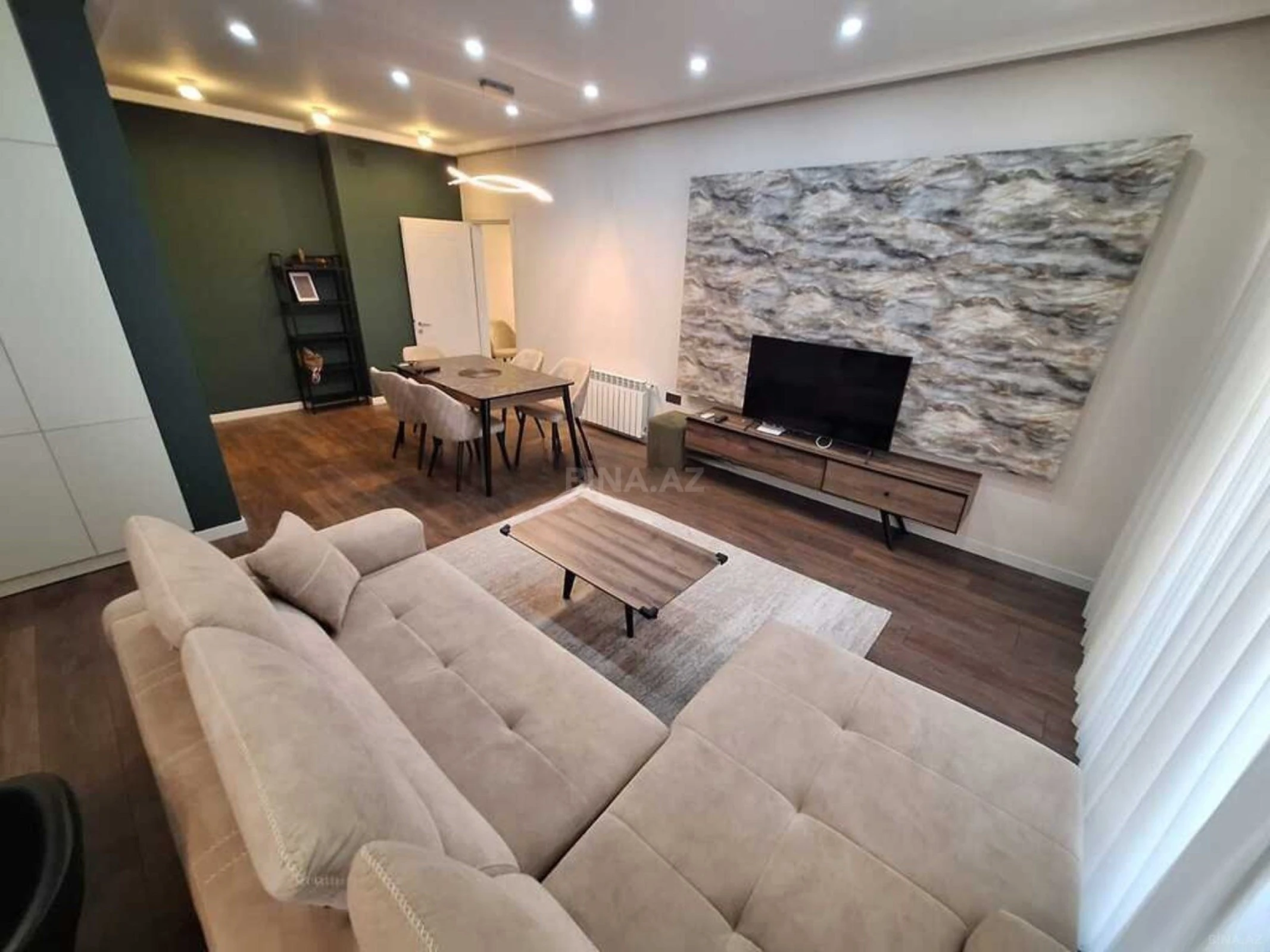 Kirayə verilir 2 otaqlı mənzil 105 m²