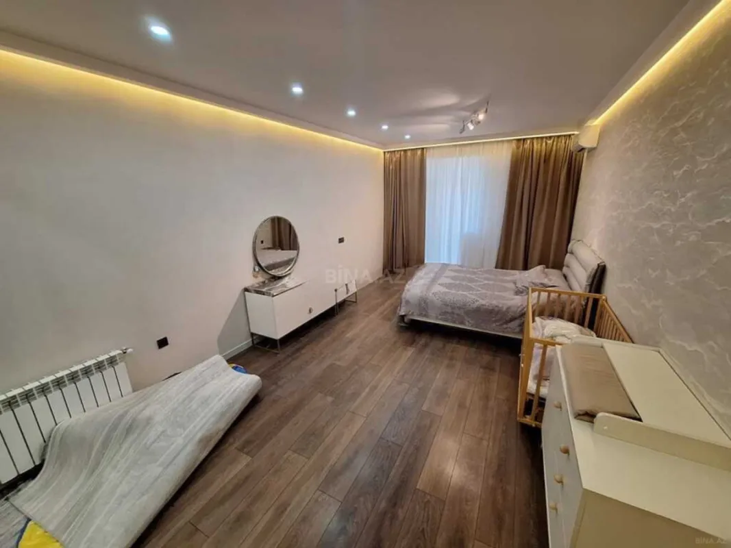 Kirayə verilir 2 otaqlı mənzil 105 m²