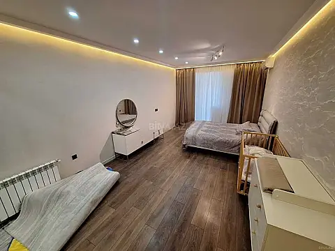 Kirayə verilir 2 otaqlı mənzil 105 m²
