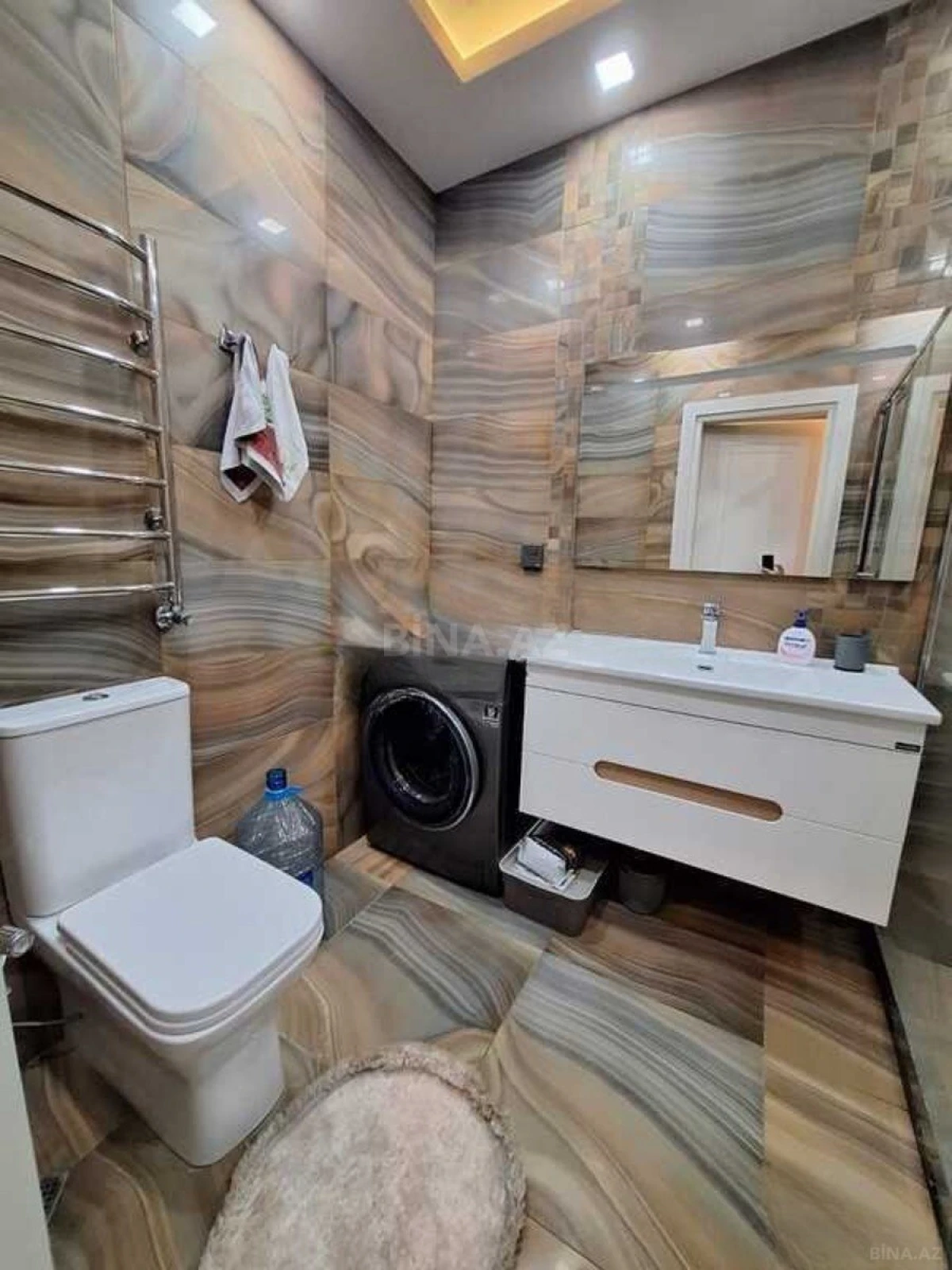 Kirayə verilir 2 otaqlı mənzil 105 m²