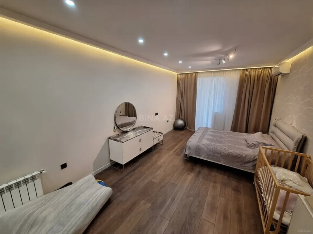 Kirayə verilir 2 otaqlı mənzil 105 m²