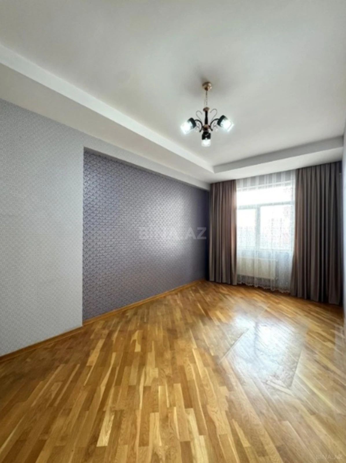 Satılır 3 otaqlı mənzil 105 m²