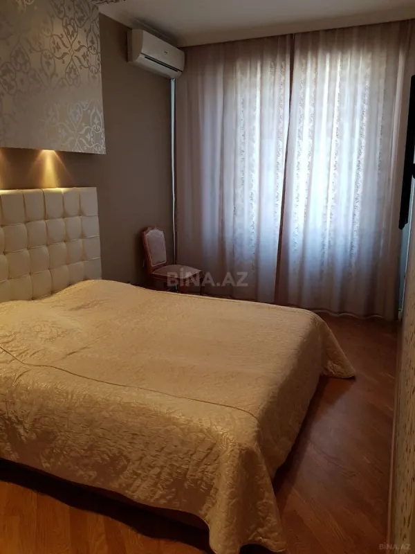Kirayə verilir 3 otaqlı mənzil 127 m²