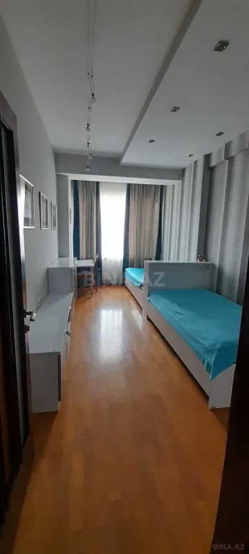 Kirayə verilir 3 otaqlı mənzil 127 m²