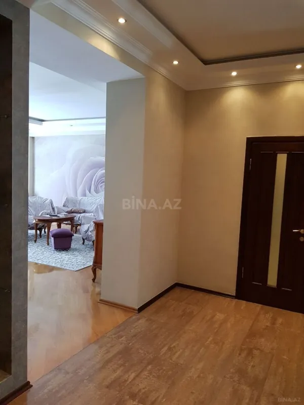 Kirayə verilir 3 otaqlı mənzil 127 m²
