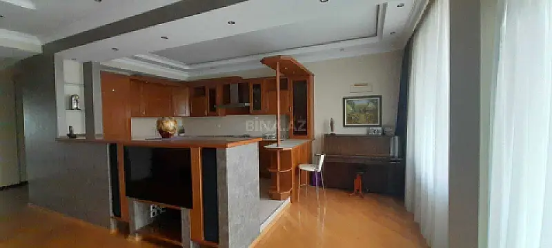 Kirayə verilir 3 otaqlı mənzil 127 m²