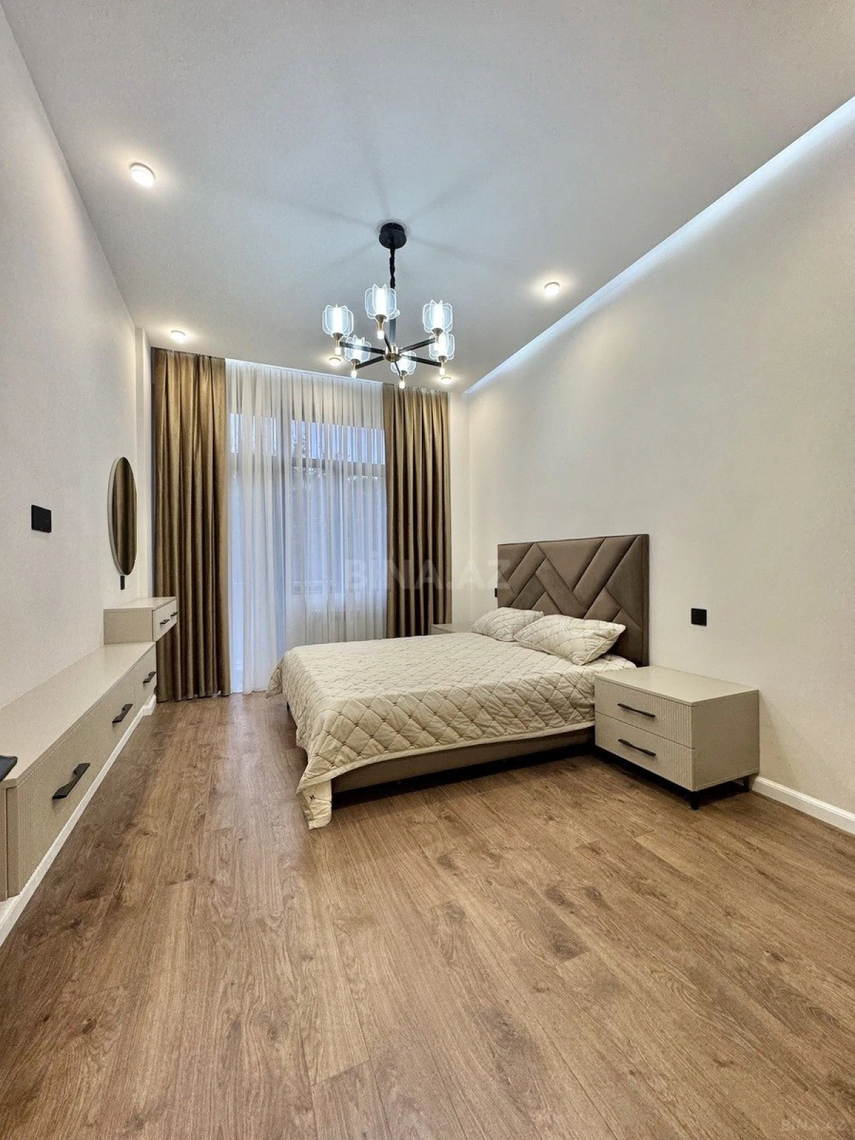 Satılır 3 otaqlı mənzil 107 m²