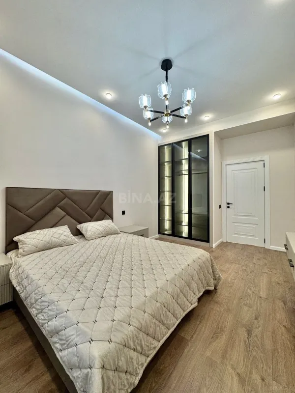 Satılır 3 otaqlı mənzil 107 m²