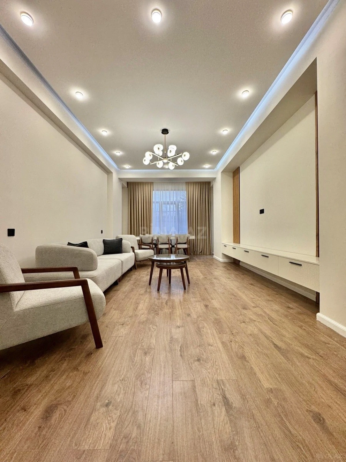 Satılır 3 otaqlı mənzil 107 m²