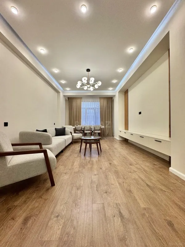 Satılır 3 otaqlı mənzil 107 m²