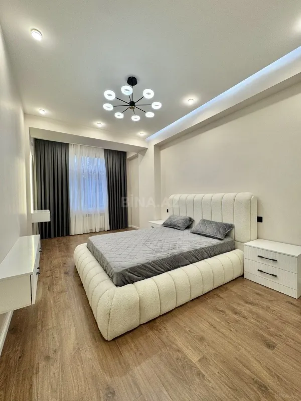 Satılır 3 otaqlı mənzil 107 m²