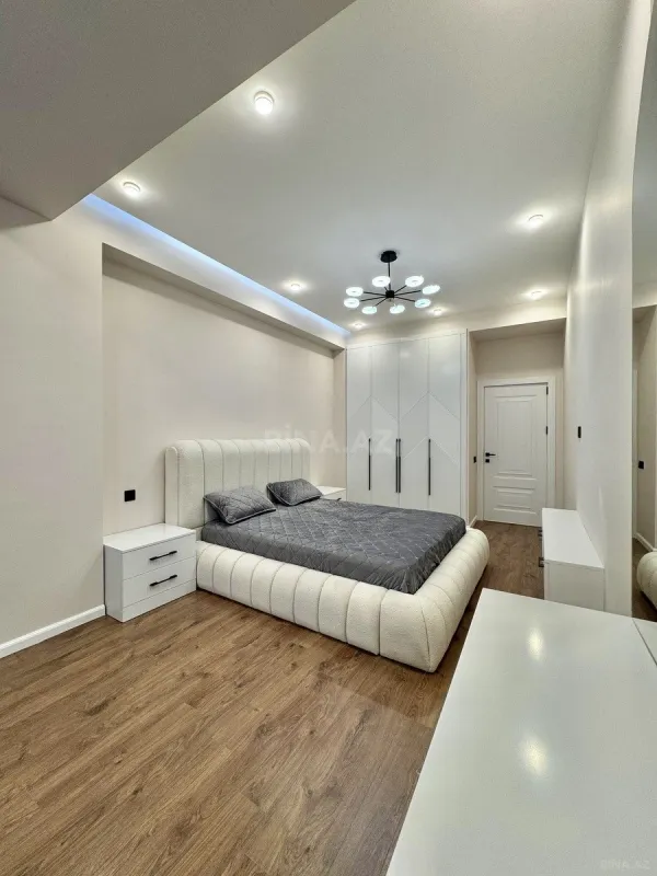 Satılır 3 otaqlı mənzil 107 m²