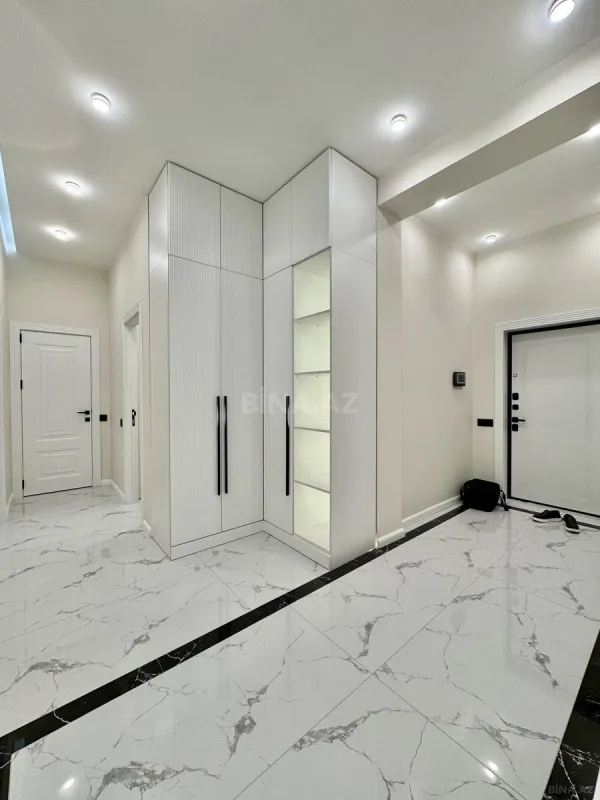 Satılır 3 otaqlı mənzil 107 m²