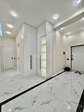 Satılır 3 otaqlı mənzil 107 m²