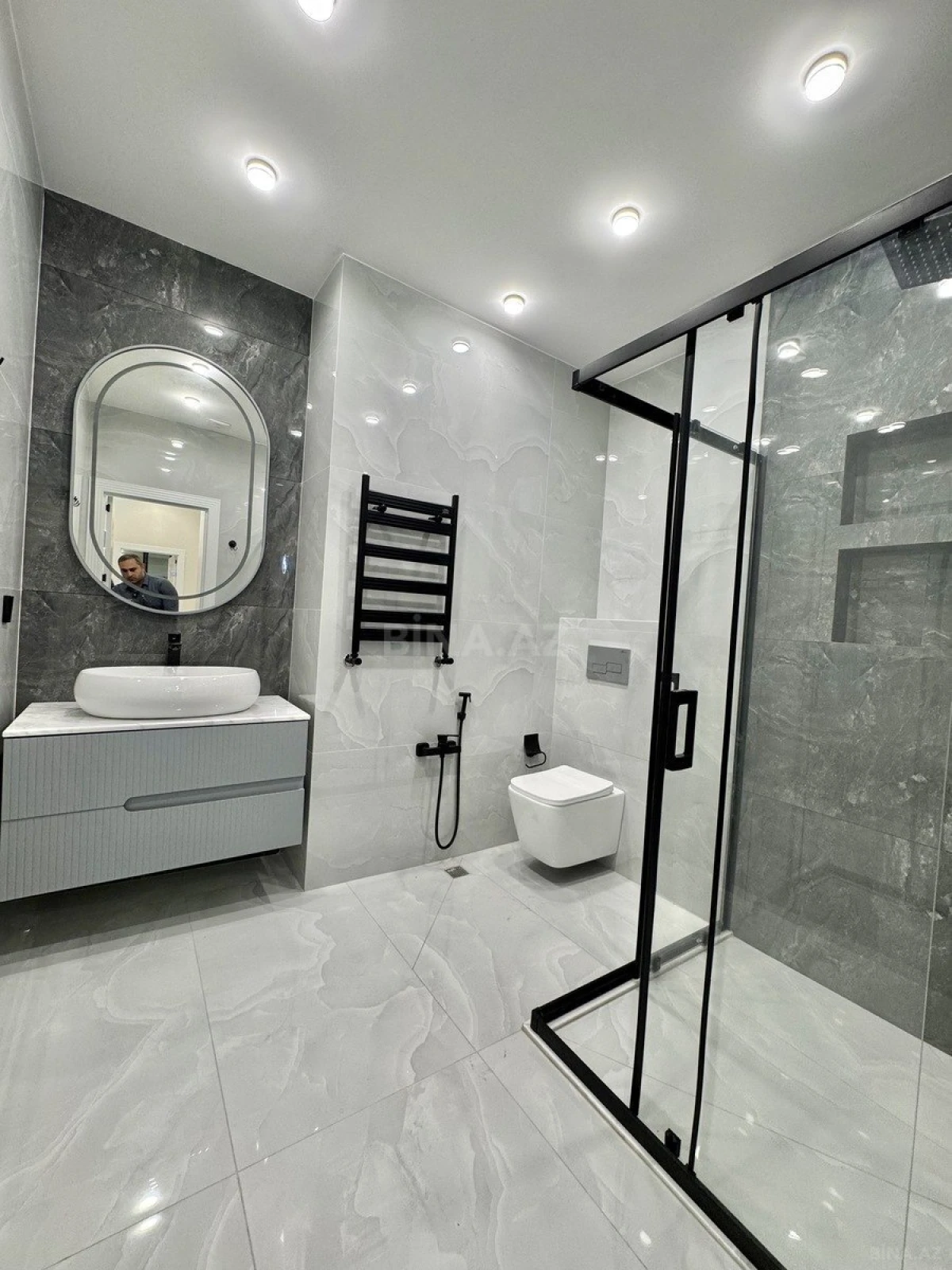 Satılır 3 otaqlı mənzil 107 m²