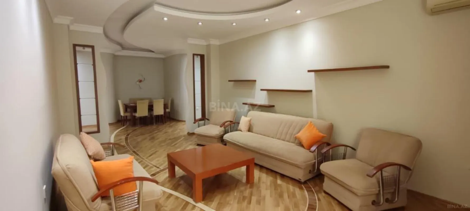 Satılır 3 otaqlı mənzil 135 m²