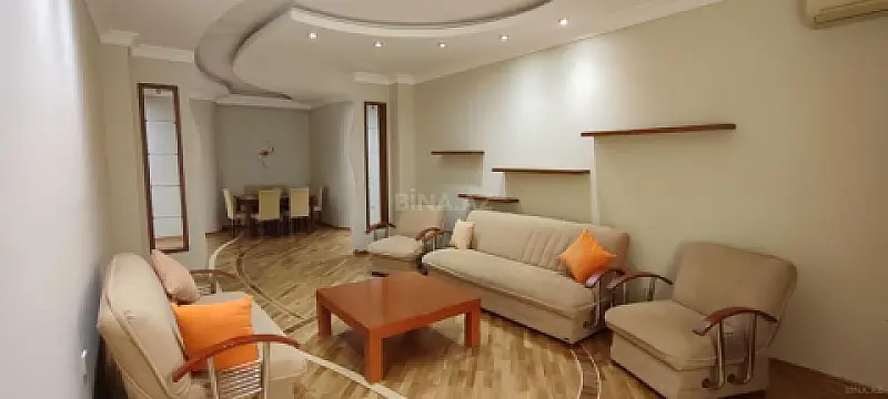 Satılır 3 otaqlı mənzil 135 m²