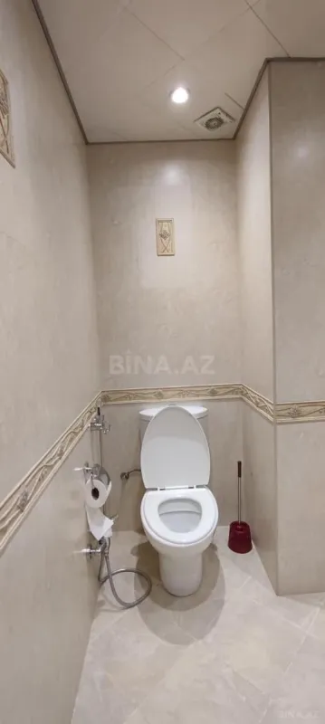 Satılır 3 otaqlı mənzil 135 m²