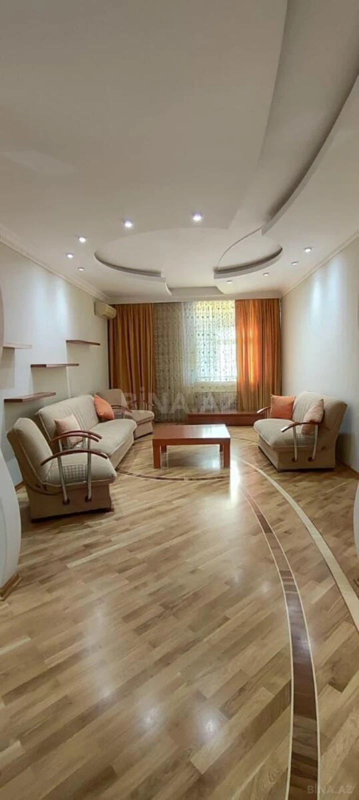 Satılır 3 otaqlı mənzil 135 m²