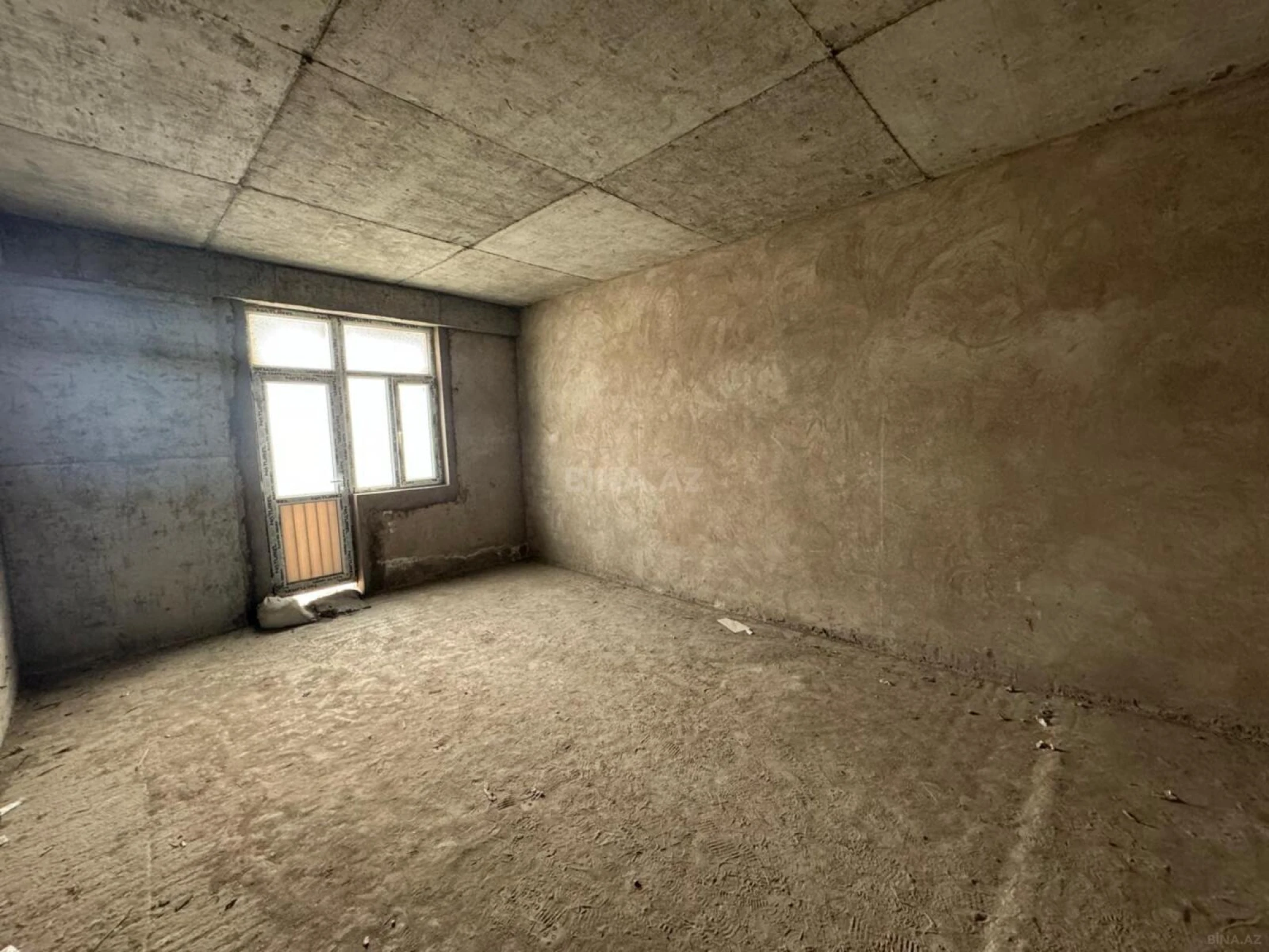 Satılır 4 otaqlı mənzil 160 m²