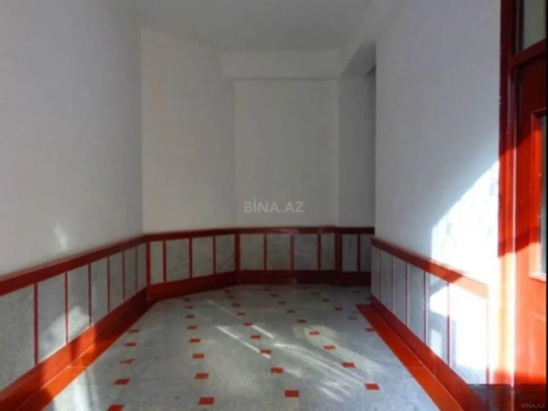 Satılır 4 otaqlı mənzil 160 m²