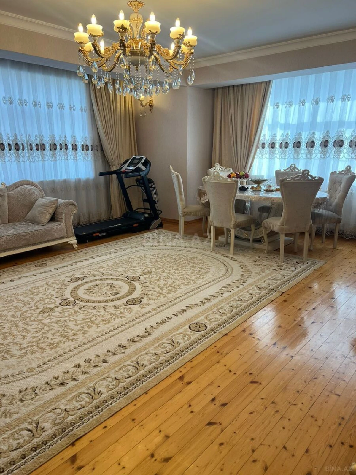 Satılır 3 otaqlı mənzil 121 m²
