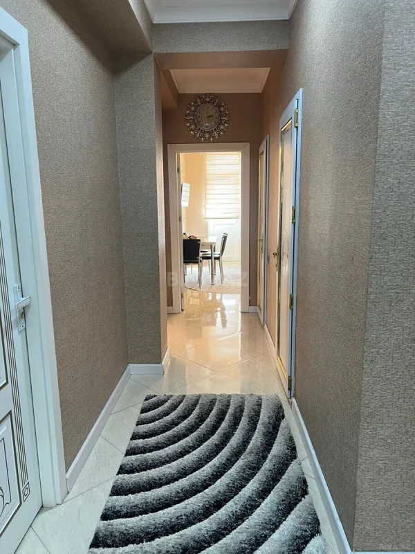 Satılır 3 otaqlı mənzil 121 m²