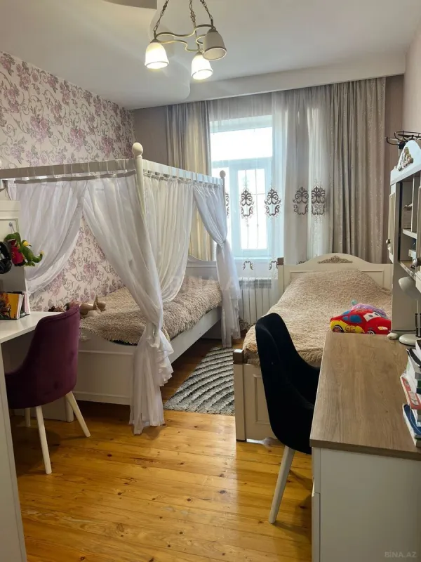 Satılır 3 otaqlı mənzil 121 m²
