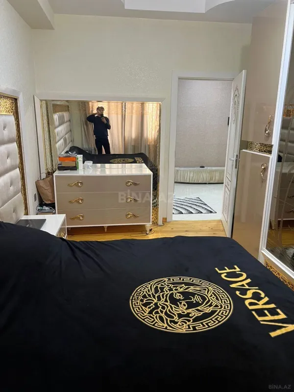 Satılır 3 otaqlı mənzil 121 m²