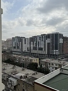 Satılır 3 otaqlı mənzil 140 m²