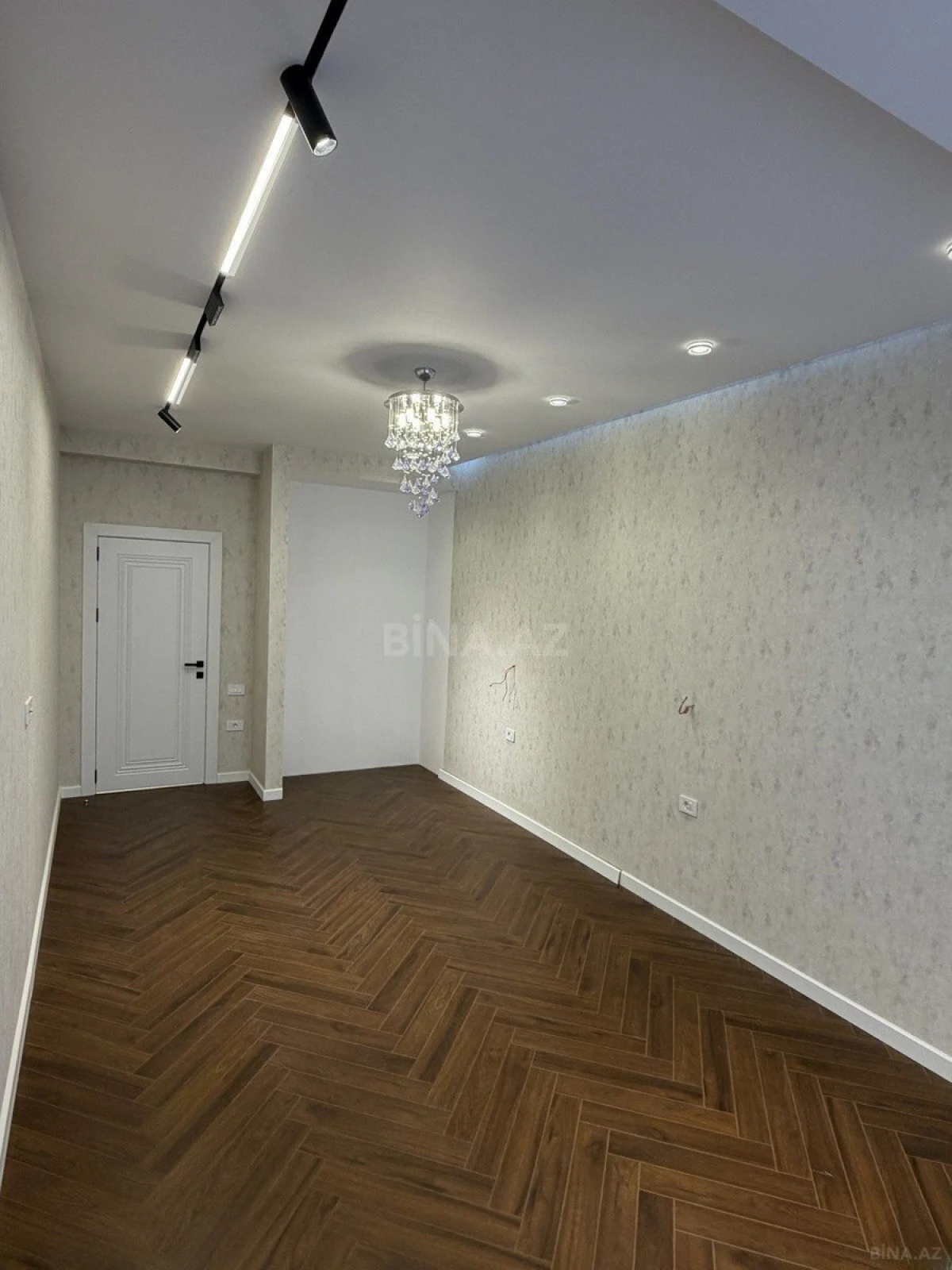 Satılır 3 otaqlı mənzil 140 m²