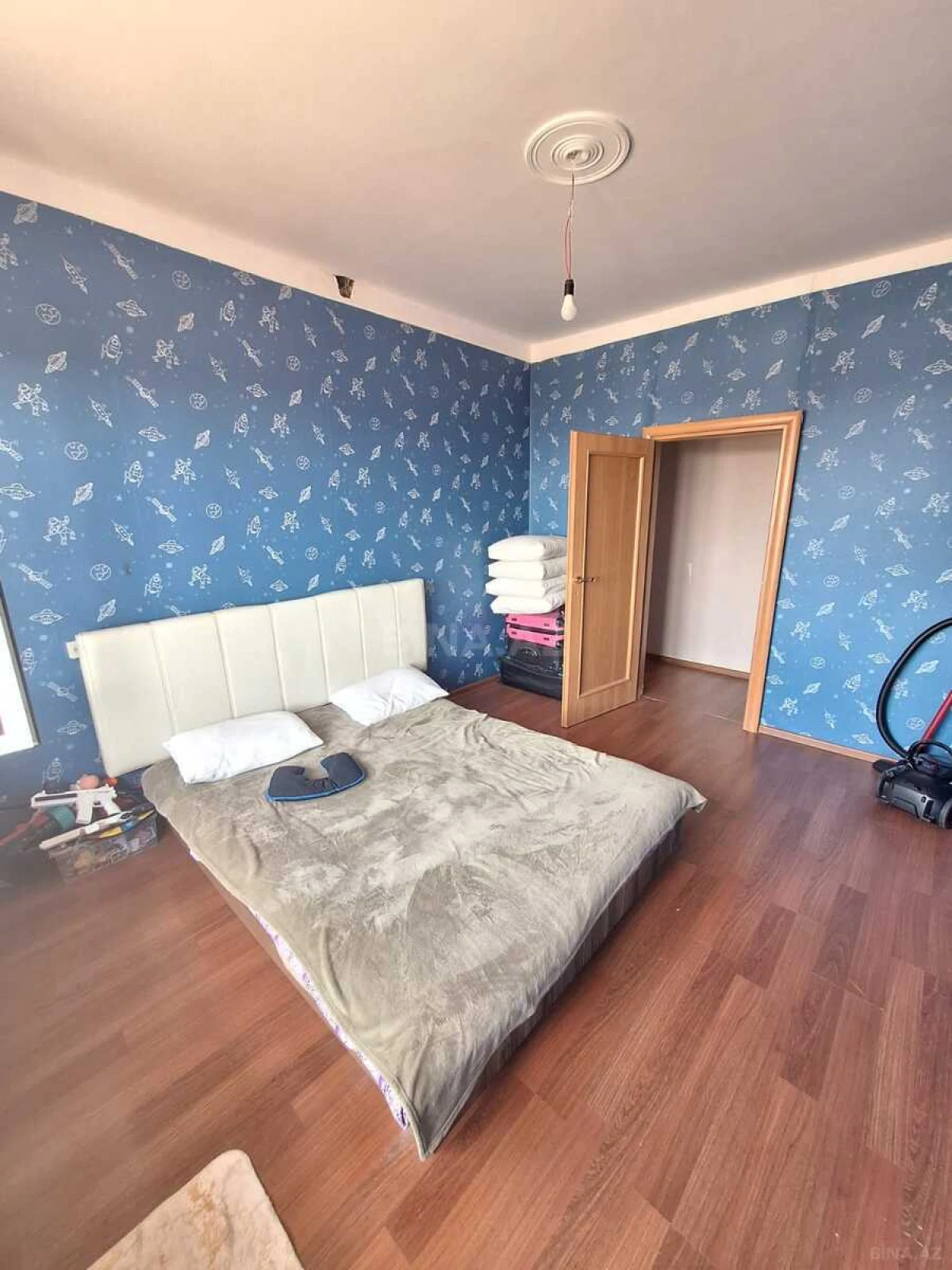 Satılır 5 otaqlı mənzil 120 m²