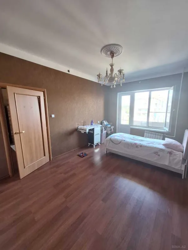 Satılır 5 otaqlı mənzil 120 m²