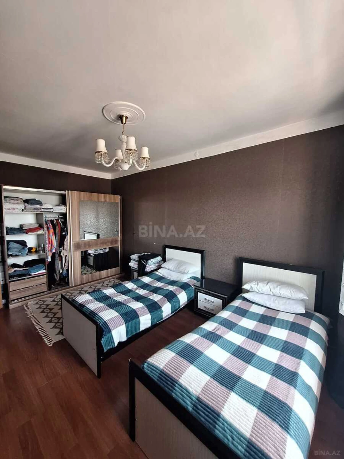 Satılır 5 otaqlı mənzil 120 m²
