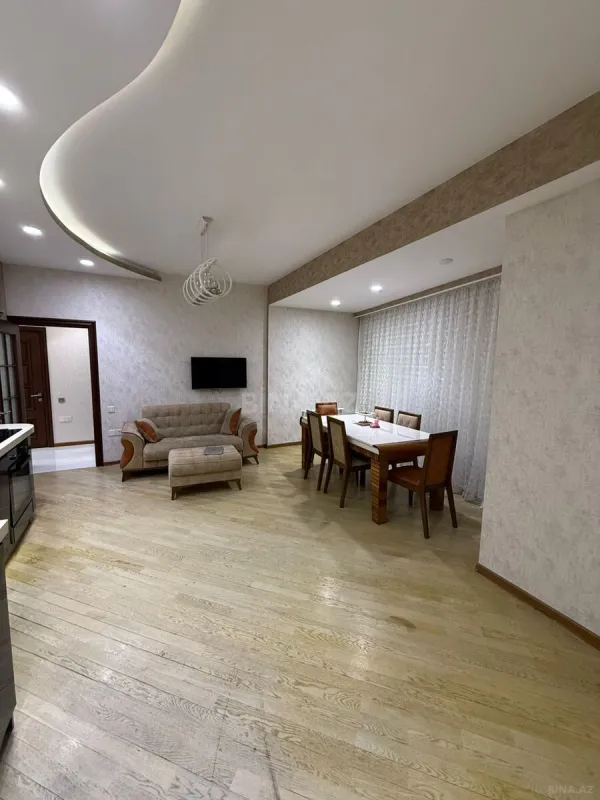 Satılır 3 otaqlı mənzil 101 m²