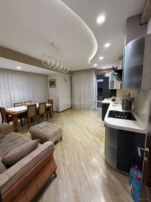 Satılır 3 otaqlı mənzil 101 m²