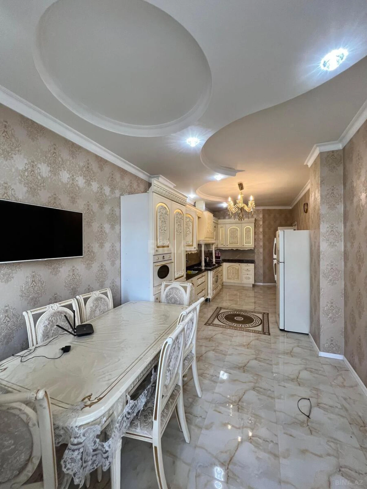 Satılır 3 otaqlı mənzil 190 m²