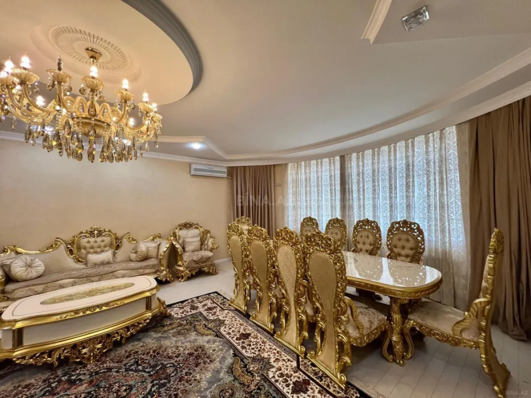 Satılır 3 otaqlı mənzil 190 m²