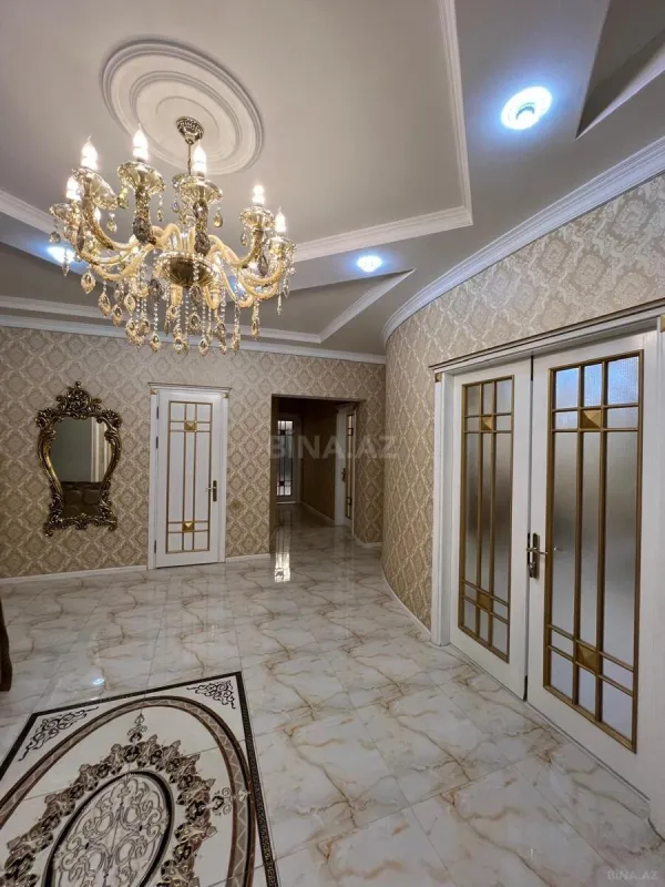 Satılır 3 otaqlı mənzil 190 m²